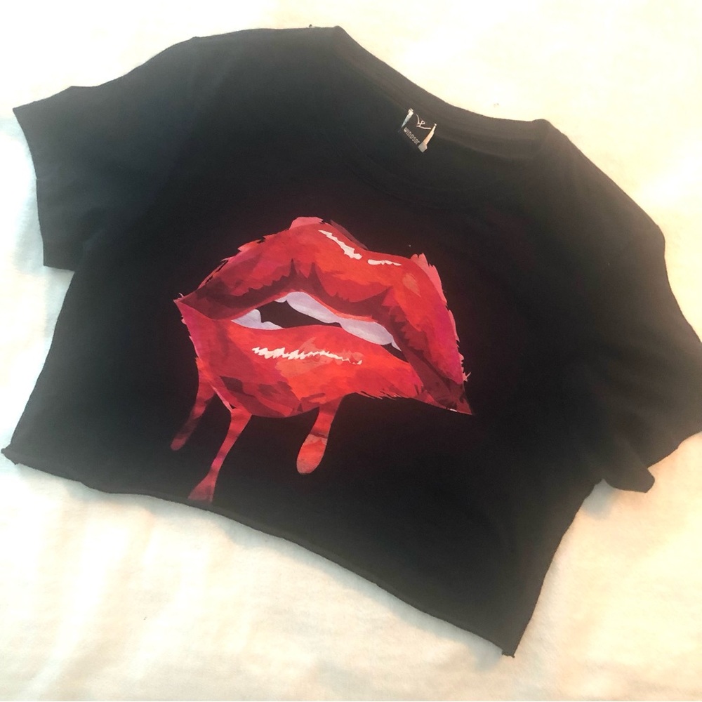 Fun graphic crop tee top